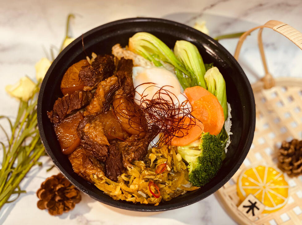 Street Corner Kitchen